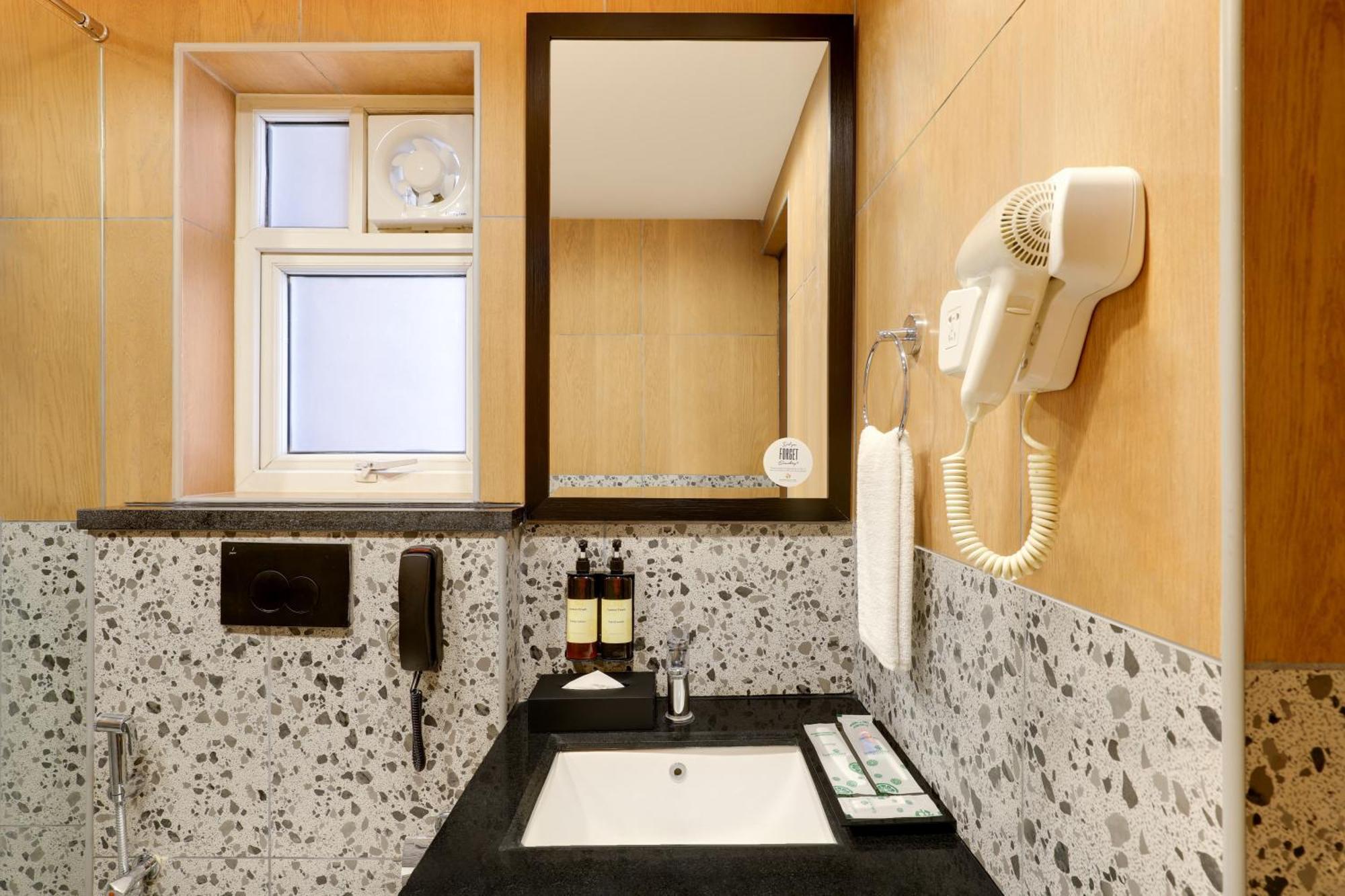 Lemon Tree Suites, Whitefield, Bengaluru Bagian luar foto