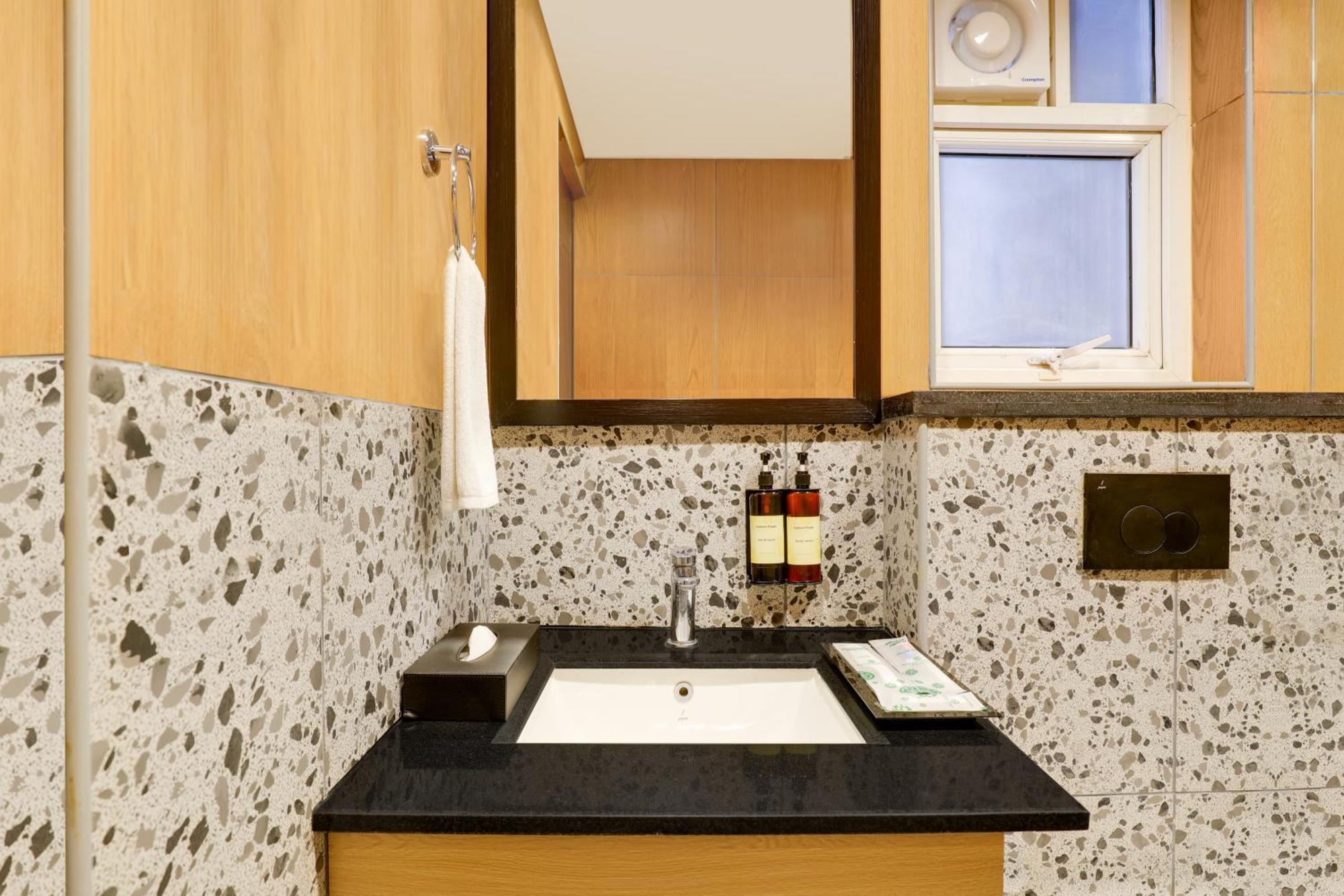 Lemon Tree Suites, Whitefield, Bengaluru Bagian luar foto