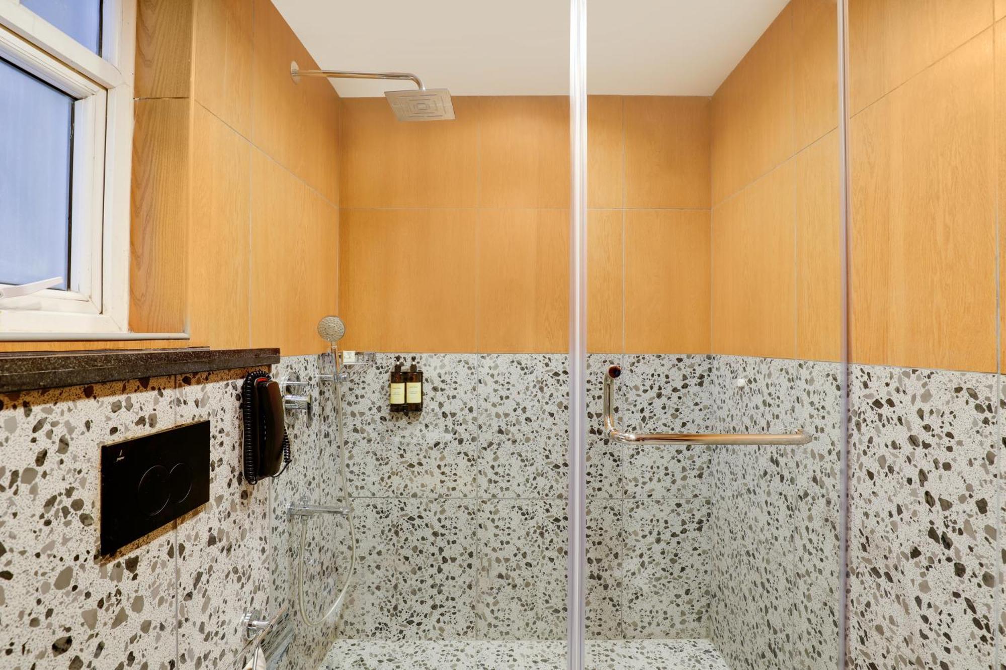 Lemon Tree Suites, Whitefield, Bengaluru Bagian luar foto