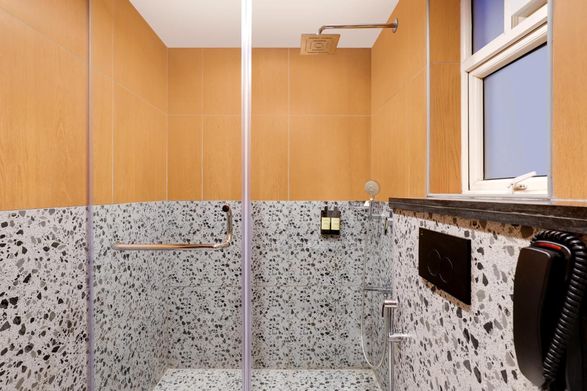Lemon Tree Suites, Whitefield, Bengaluru Bagian luar foto